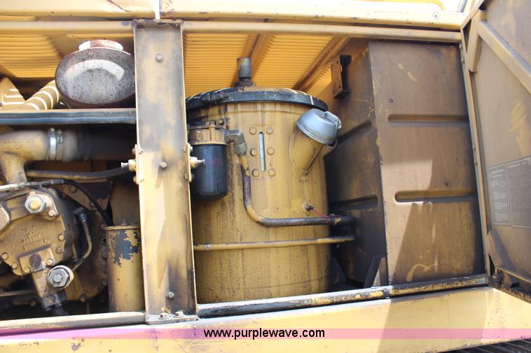 image for item G5124 1985 Caterpillar 215B LC excavator