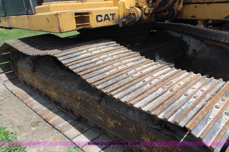 image for item G5124 1985 Caterpillar 215B LC excavator