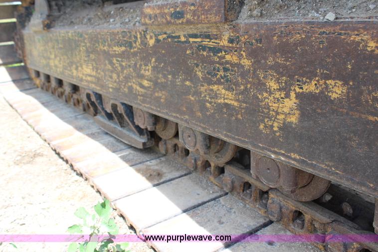 image for item G5124 1985 Caterpillar 215B LC excavator