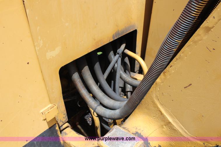 image for item G5124 1985 Caterpillar 215B LC excavator