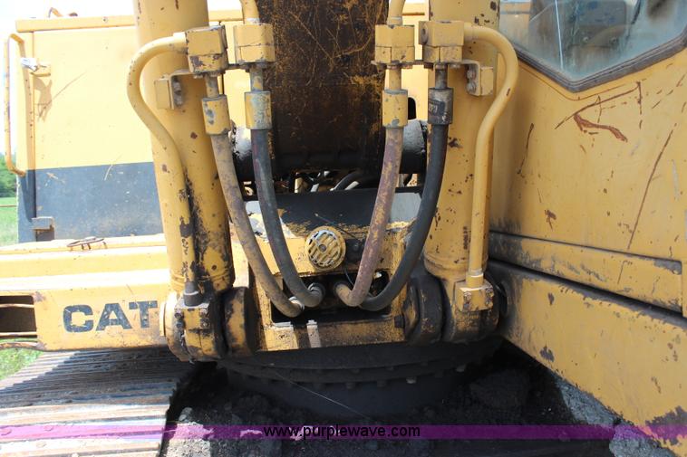image for item G5124 1985 Caterpillar 215B LC excavator
