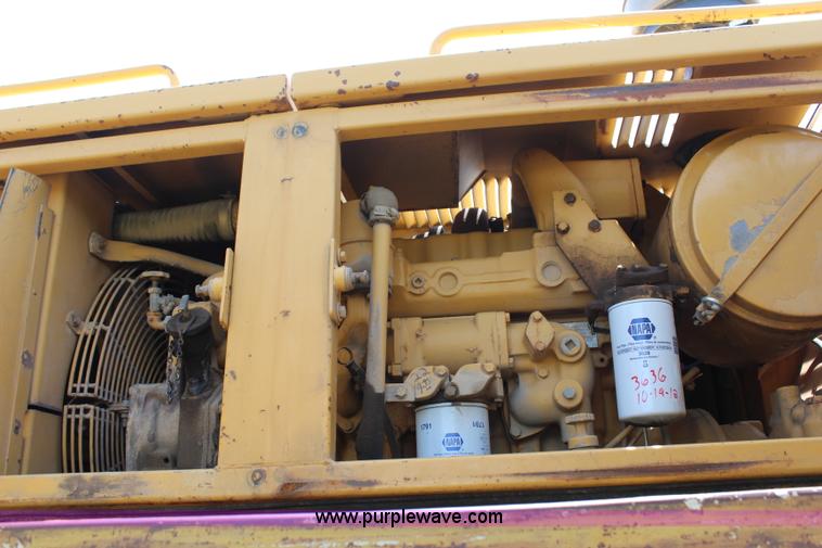 image for item G5124 1985 Caterpillar 215B LC excavator