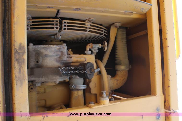 image for item G5124 1985 Caterpillar 215B LC excavator