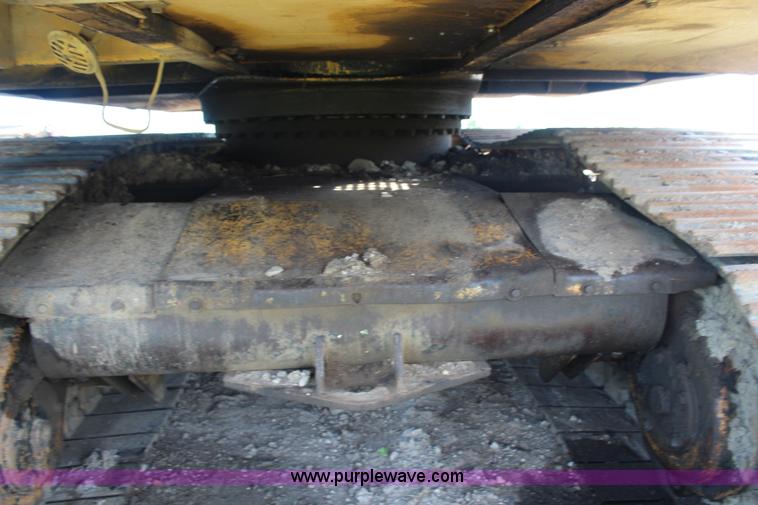 image for item G5124 1985 Caterpillar 215B LC excavator