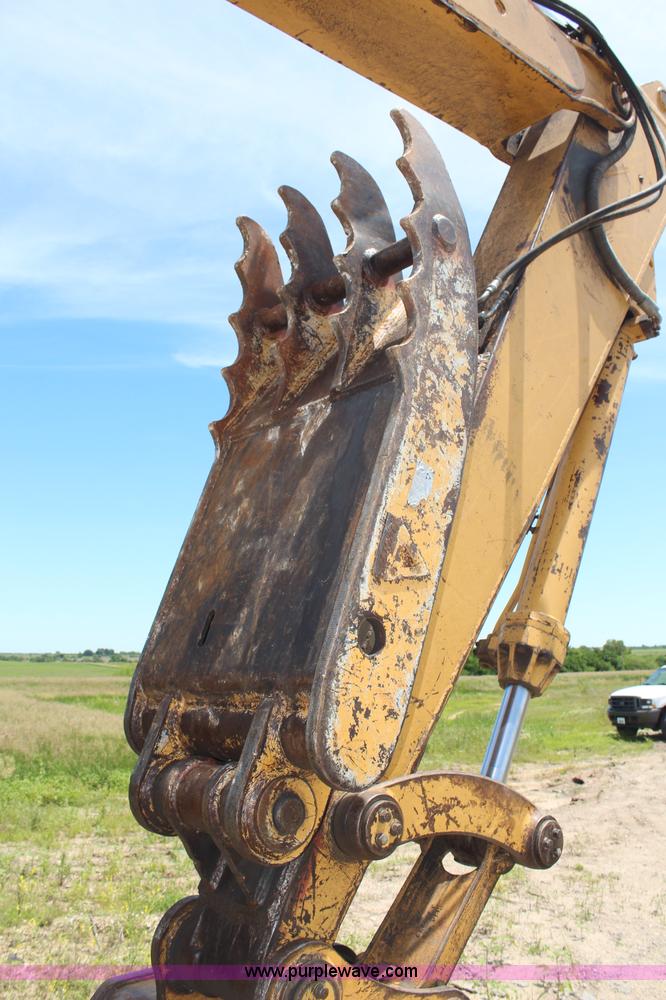 image for item G5124 1985 Caterpillar 215B LC excavator