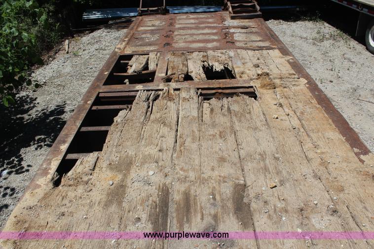 image for item G5162 1989 Trail King TK-70 RGP lowboy trailer