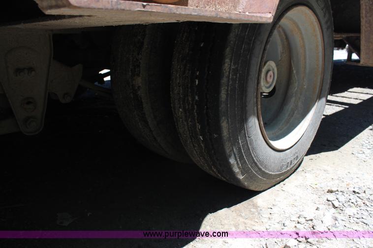 image for item G5162 1989 Trail King TK-70 RGP lowboy trailer