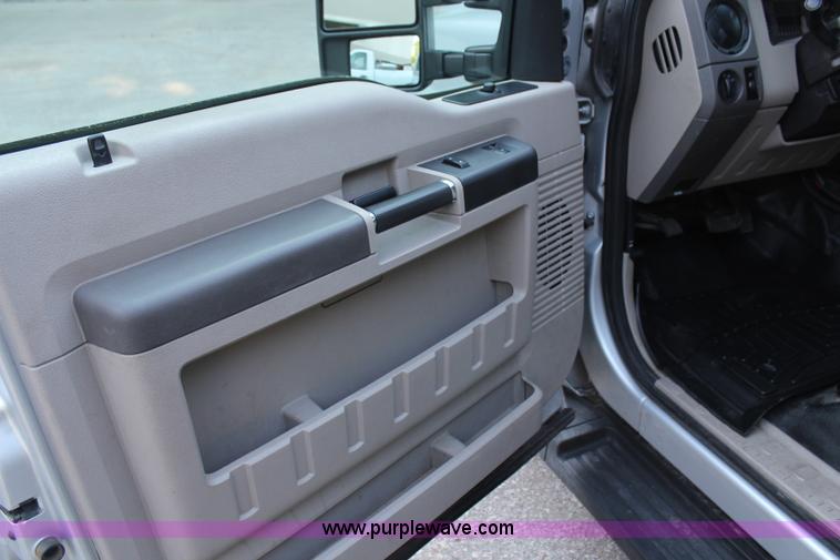 image for item G5182 2008 Ford F250 Super Duty XL SuperCab pickup truck
