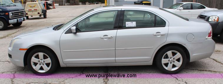 image for item G5185 2006 Ford Fusion SE
