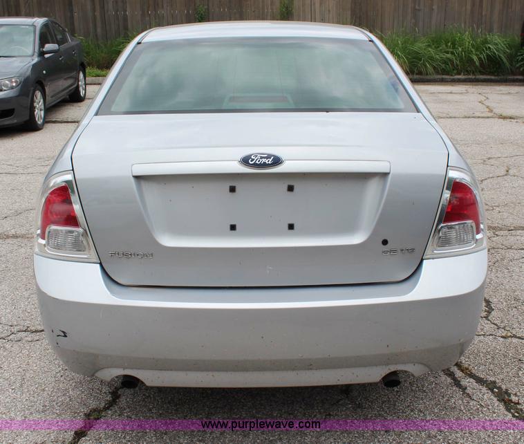 image for item G5185 2006 Ford Fusion SE