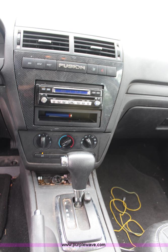 image for item G5185 2006 Ford Fusion SE