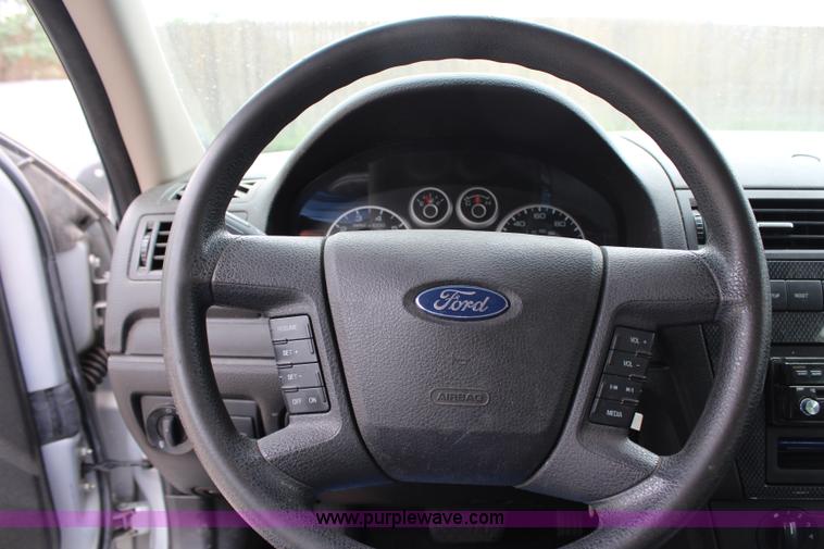 image for item G5185 2006 Ford Fusion SE