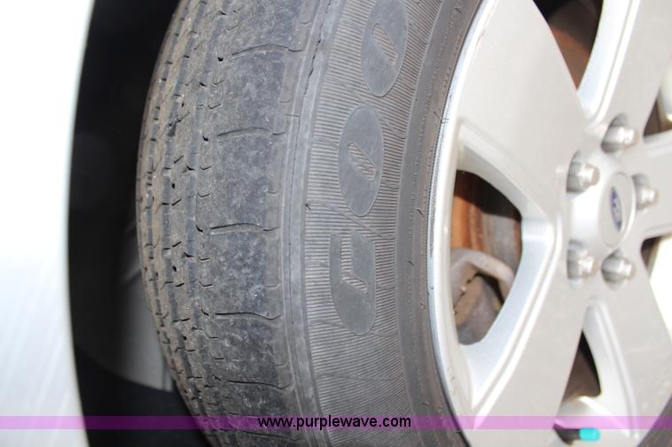 image for item G5185 2006 Ford Fusion SE