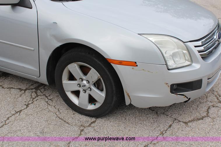 image for item G5185 2006 Ford Fusion SE