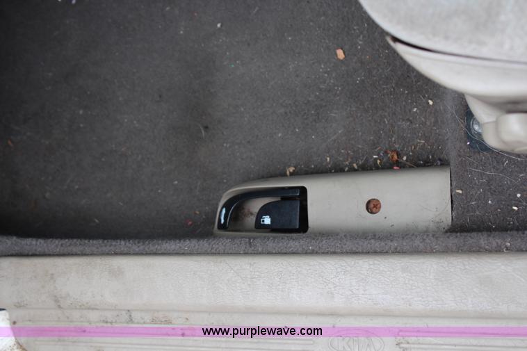 image for item G5186 2001 Kia Sephia