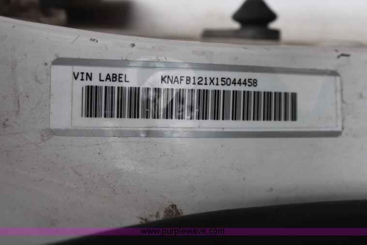 image for item G5186 2001 Kia Sephia