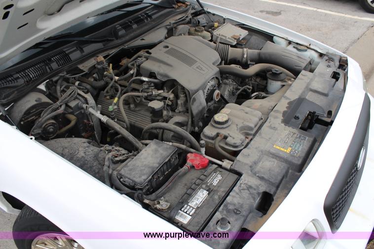 image for item G5187 2005 Ford Crown Victoria