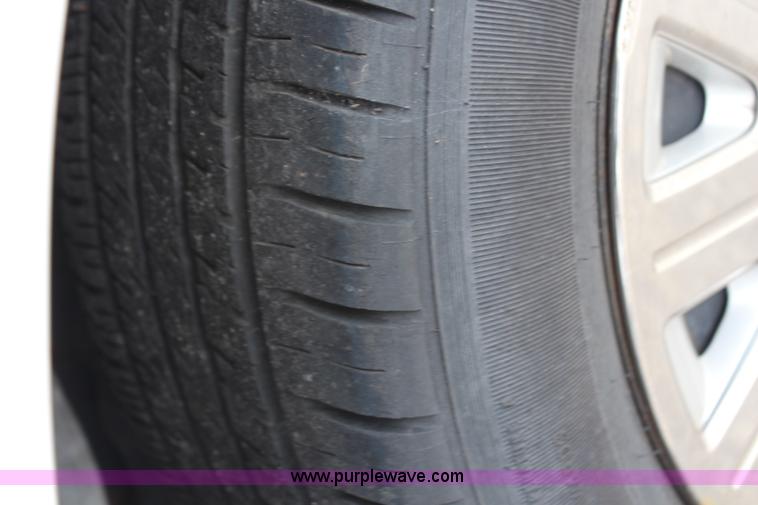 image for item G5187 2005 Ford Crown Victoria