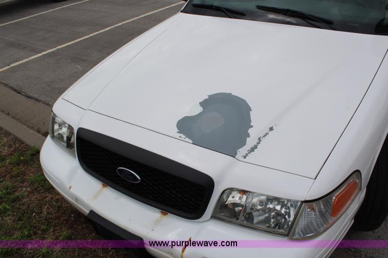 image for item G5187 2005 Ford Crown Victoria