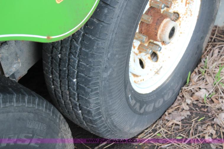 image for item G5190 1996 Trailmann gooseneck recycle trailer