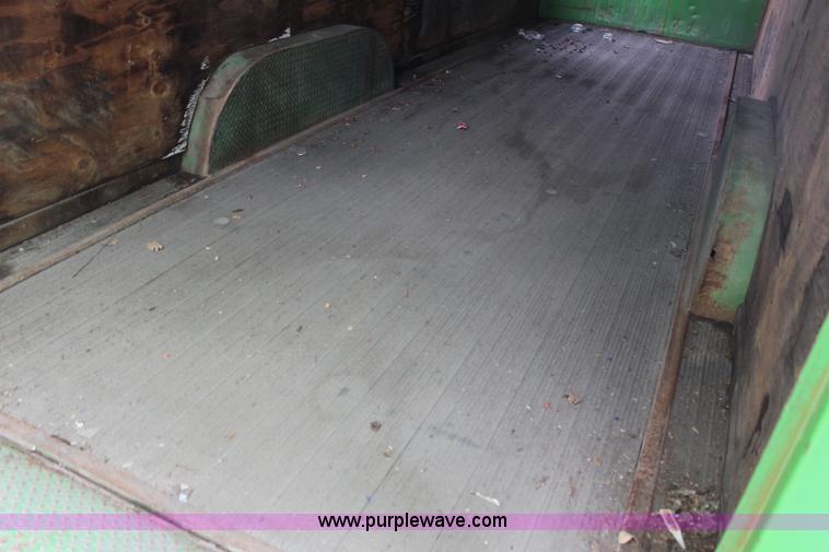 image for item G5190 1996 Trailmann gooseneck recycle trailer