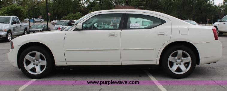 image for item G5232 2008 Dodge Charger SE
