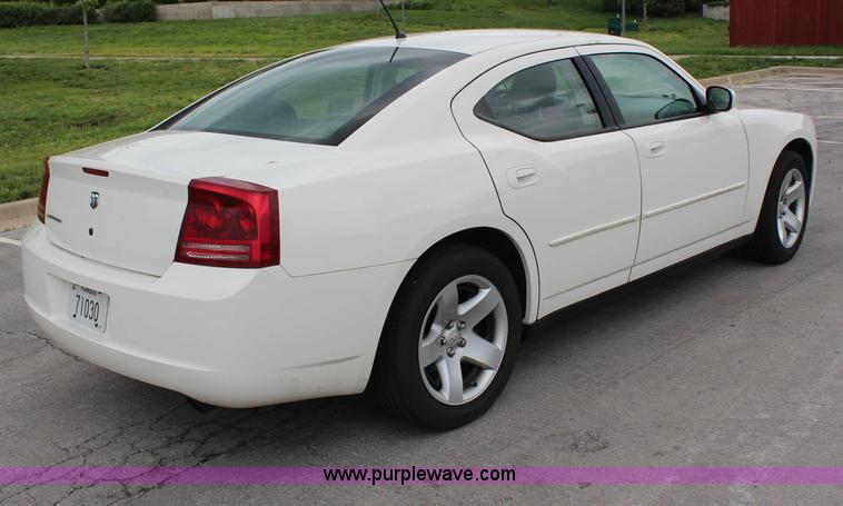 image for item G5232 2008 Dodge Charger SE