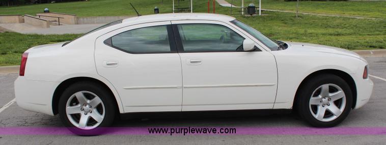 image for item G5232 2008 Dodge Charger SE