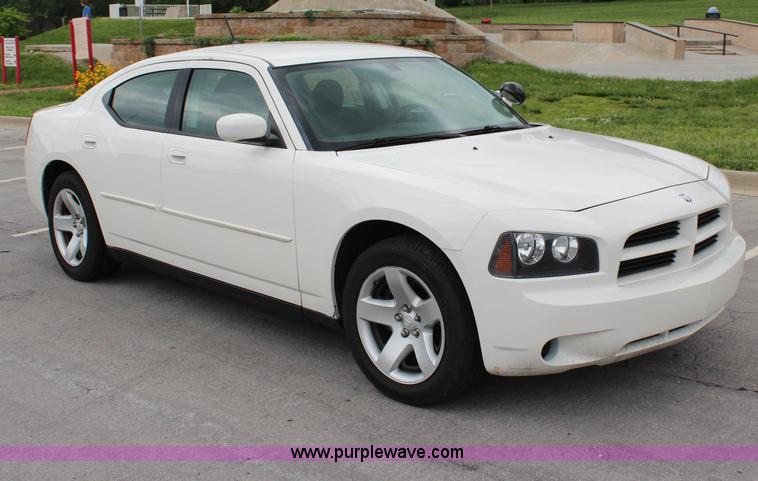 image for item G5232 2008 Dodge Charger SE