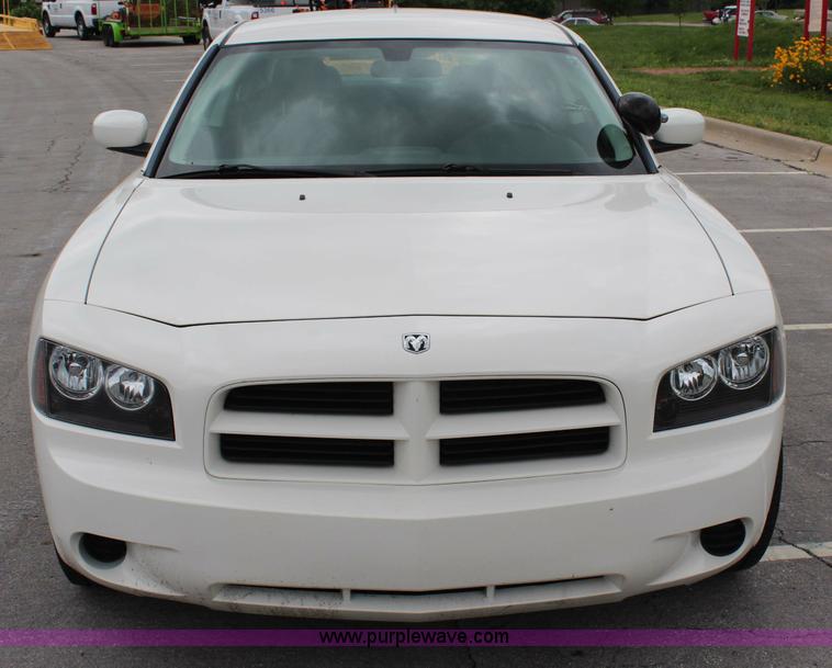 image for item G5232 2008 Dodge Charger SE