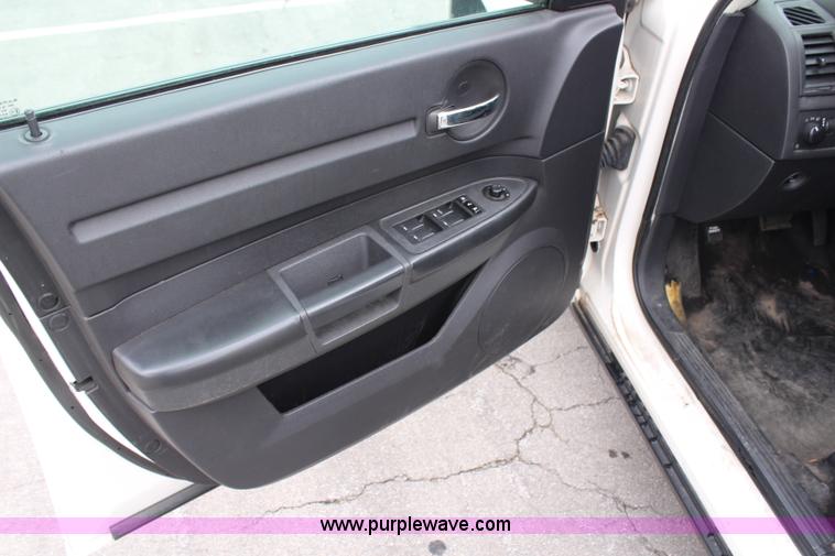 image for item G5232 2008 Dodge Charger SE