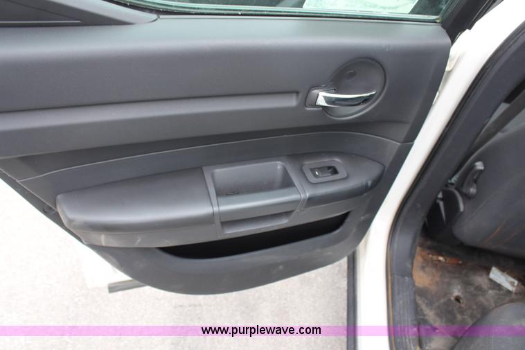 image for item G5232 2008 Dodge Charger SE