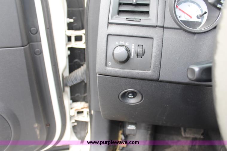 image for item G5232 2008 Dodge Charger SE