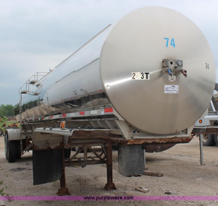 image for item G5233 1982 Walker stainless steel tanker trailer