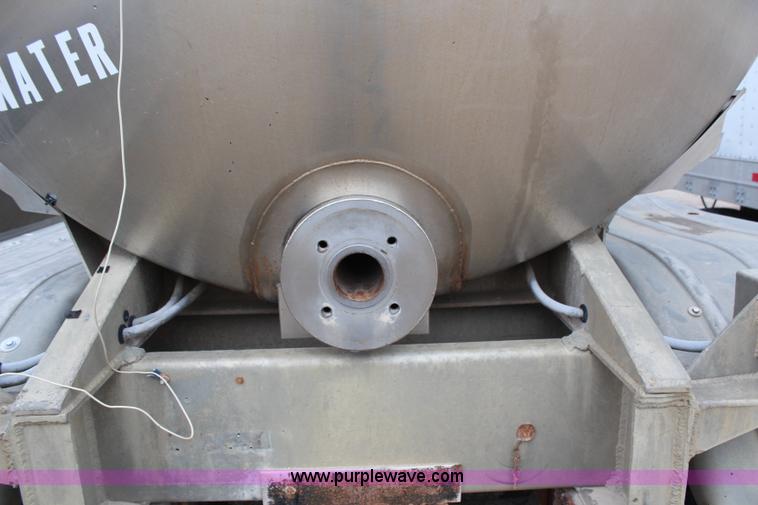 image for item G5233 1982 Walker stainless steel tanker trailer