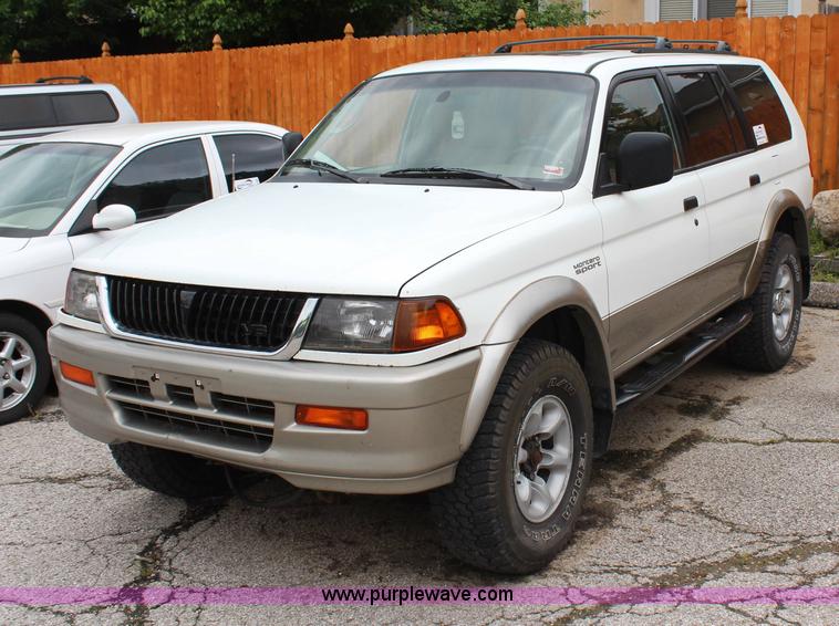 image for item G5242 1997 Mitsubishi Montero Sport XLS