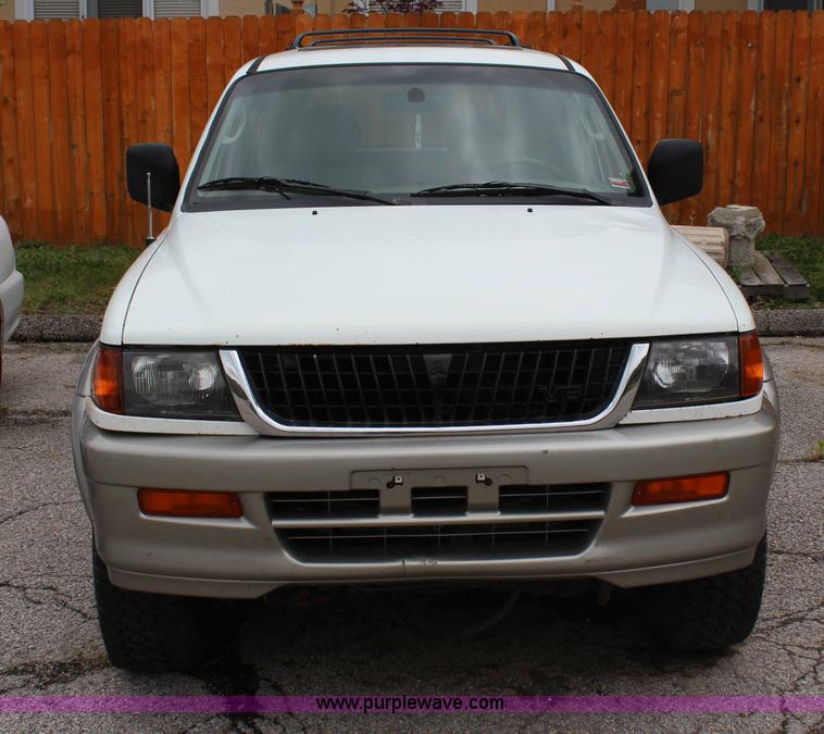 image for item G5242 1997 Mitsubishi Montero Sport XLS