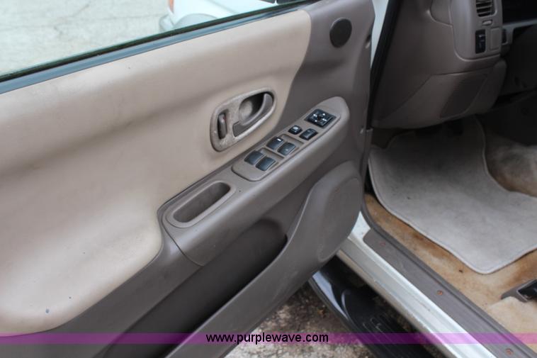 image for item G5242 1997 Mitsubishi Montero Sport XLS