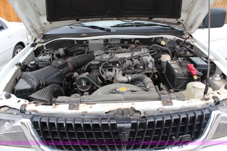 image for item G5242 1997 Mitsubishi Montero Sport XLS