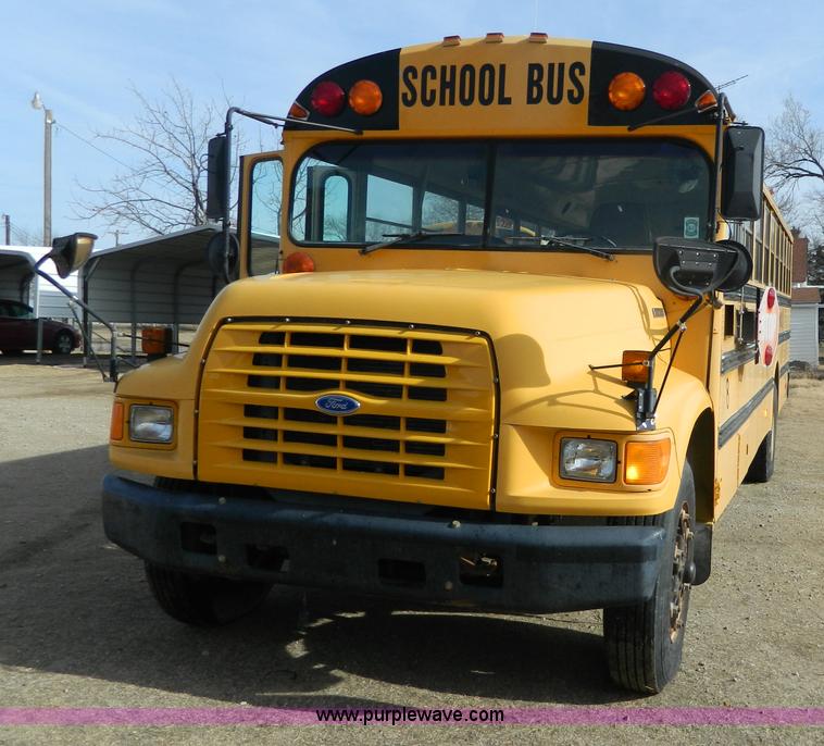 image for item G7679 1996 Ford carpenter bus