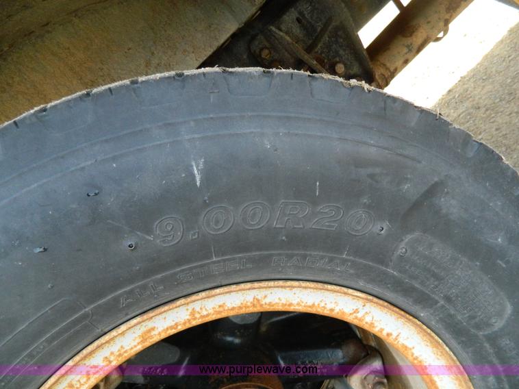 image for item G7679 1996 Ford carpenter bus