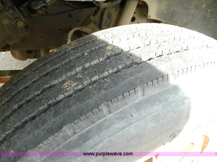 image for item G7679 1996 Ford carpenter bus