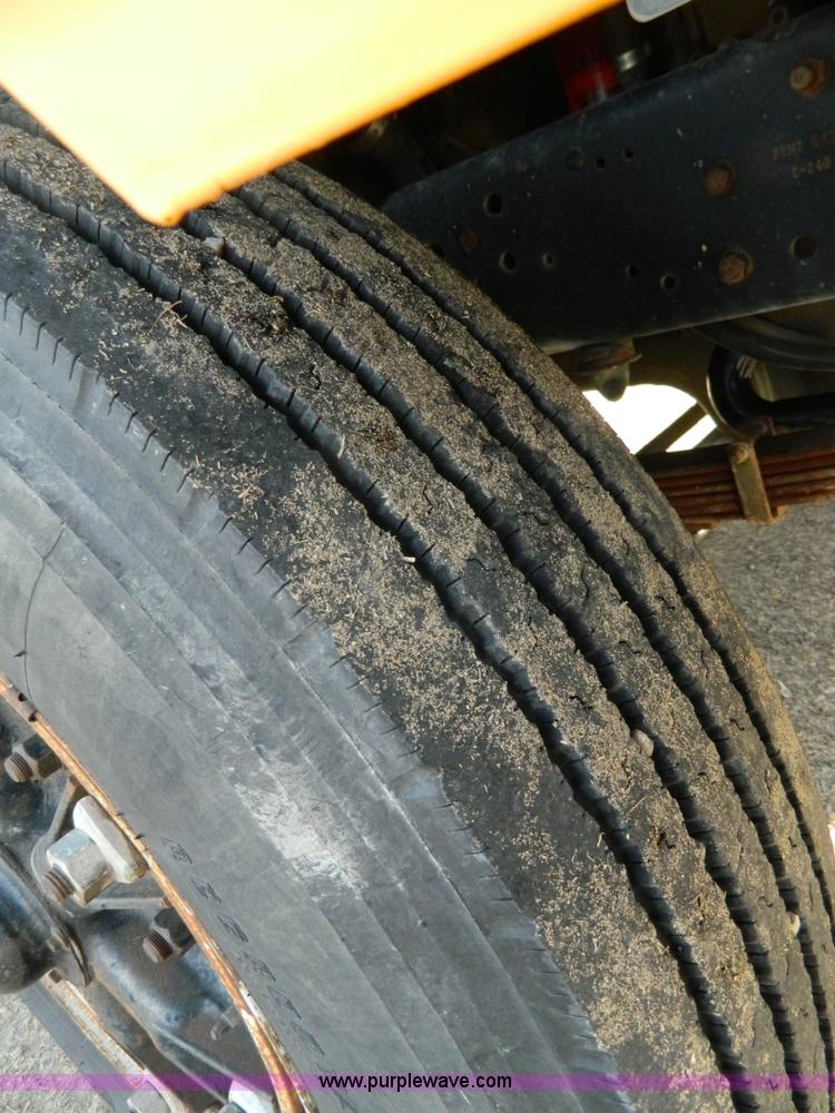 image for item G7679 1996 Ford carpenter bus