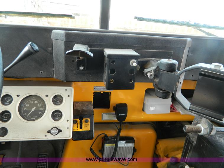 image for item G7679 1996 Ford carpenter bus