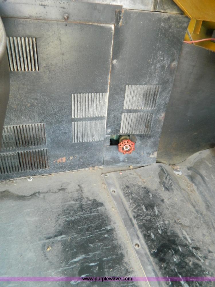 image for item G7679 1996 Ford carpenter bus