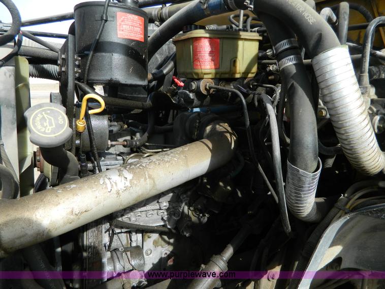 image for item G7679 1996 Ford carpenter bus