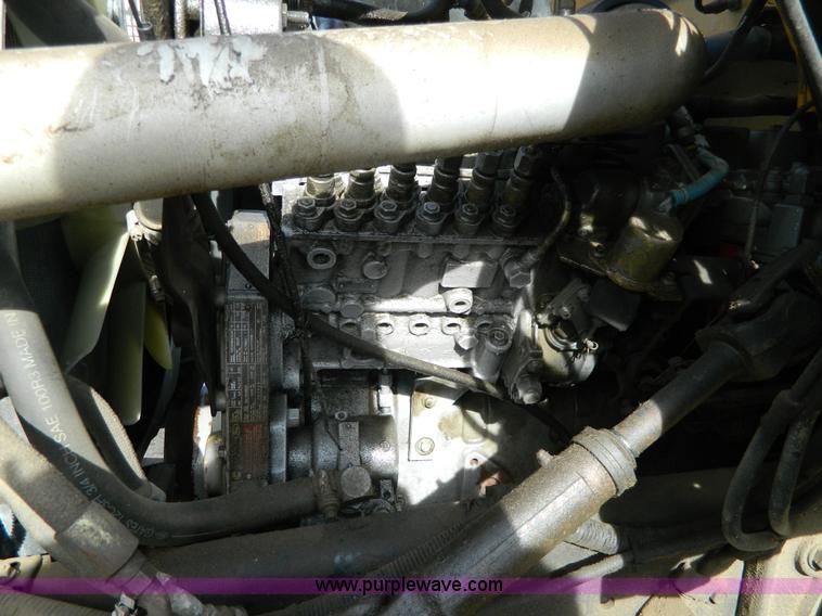 image for item G7679 1996 Ford carpenter bus