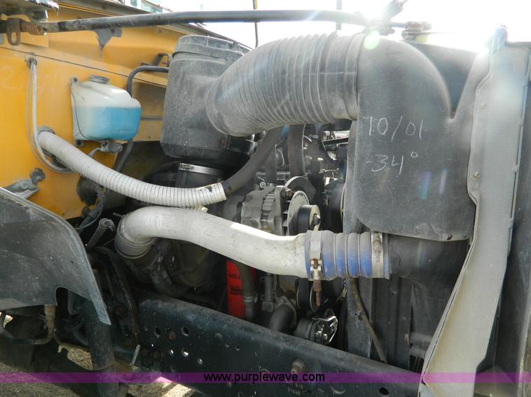 image for item G7679 1996 Ford carpenter bus