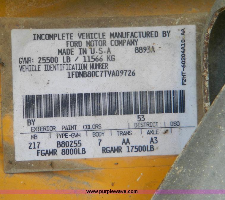 image for item G7679 1996 Ford carpenter bus