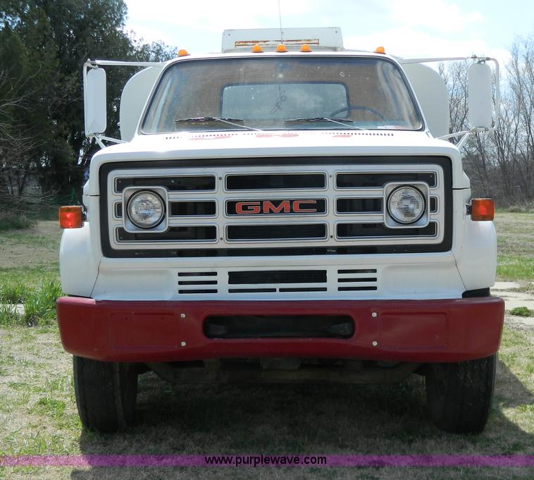 image for item G7831 1976 GMC 6500 tanker truck